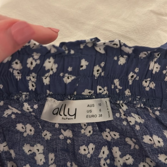 Blue floral skort - Picture 2 of 3